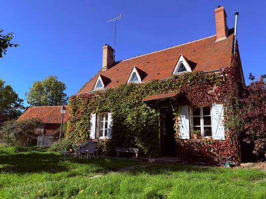 Maison de plain-pied à vendre 160 500 € 6 pièces 4 chambres 130 m² 7 011 m² de terrain Sarzay 36230