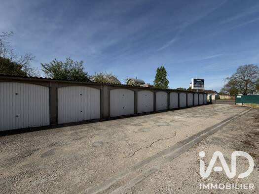 Parking à vendre 390 000 € 1 425 m² Briand Leclerc Sens 89100