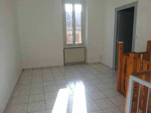 Duplex à louer 605 € 3 pièces 2 chambres 73 m² RDC Bouvent Oyonnax 01100