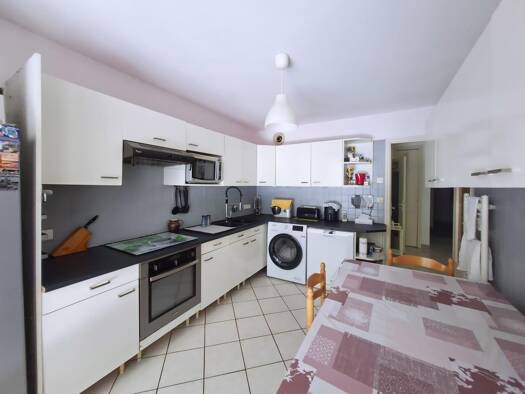 Appartement à vendre 325 000 € 4 pièces 2 chambres 78 m² RDC/1 Glaciere-Jomard Oullins-Pierre-Bénite 69600