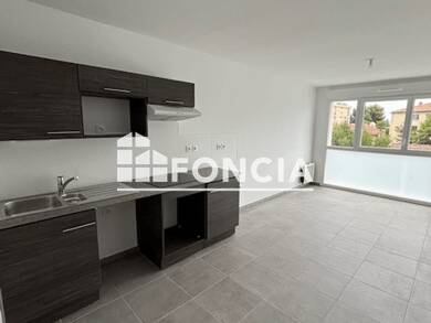 Appartement à louer 695 € 3 pièces 2 chambres 56,1 m² 2ème étage Avignon 84000