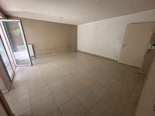 Appartement à vendre 250 000 € 3 pièces 2 chambres 69 m² RDC/3 Croix d'Argent Montpellier 34000