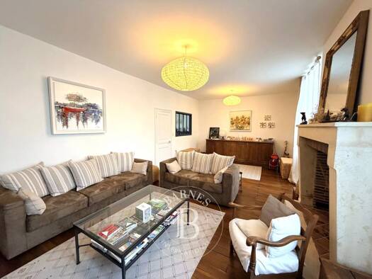 Maison de ville à vendre 462 000 € 6 pièces 4 chambres 174 m² dès le 10/07/2026 Couronne Centrale Bourges 18000