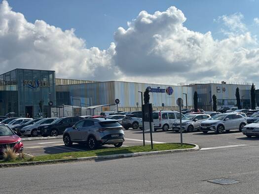 Local commercial à louer 4 552 € 283 m² de surface de vente Le Vigen 87110