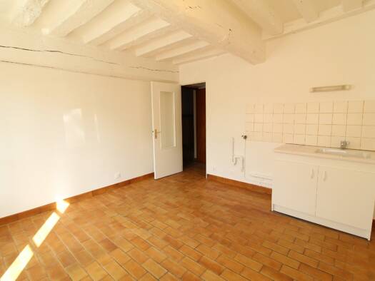 Appartement à louer 280 € 1 pièce 18 m² RDC Châteauneuf-en-Thymerais 28170