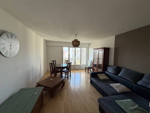 Appartement à louer 750 € 3 pièces 2 chambres 64 m² Étage 4/4 Liberté La Roche-sur-Yon 85000