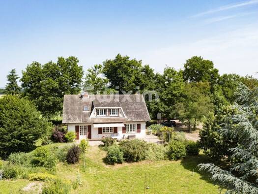 Maison à vendre 299 000 € 8 pièces 6 chambres 219 m² 8 660 m² de terrain Brion 71190