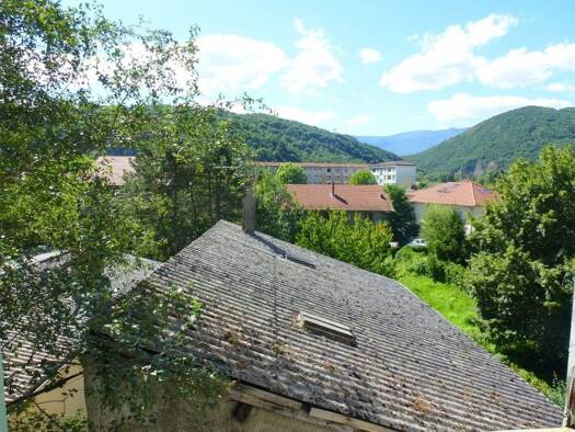 Appartement à louer 441 € 2 pièces 1 chambre 37 m² 2ème étage Centre Ville Vizille 38220