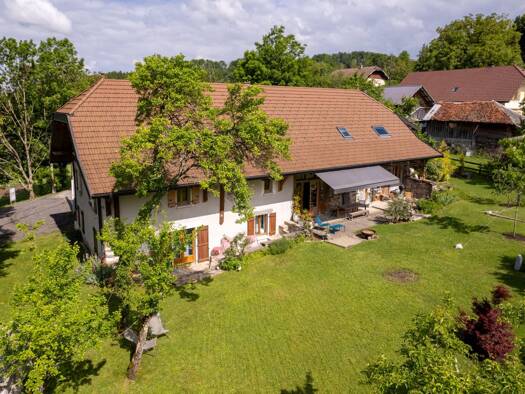 Ferme à vendre 1 395 000 € 8 pièces 5 chambres 350 m² 2 000 m² de terrain Nâves-Parmelan 74370