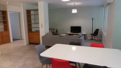 Appartement à louer 1 600 € 5 pièces 3 chambres 115 m² Étage 3/1 Préfecture Grenoble 38000