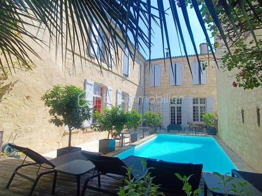 Hôtel particulier à vendre 1 830 000 € 17 pièces 4 chambres 650 m² 670 m² de terrain Lectoure 32700