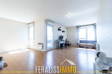 Appartement à vendre 249 900 € 4 pièces 3 chambres 83 m² Étage 3/4 Le Point du Jour-Centre Gare Cergy 95800