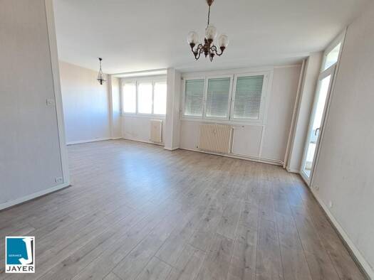 Appartement à louer 729 € 4 pièces 2 chambres 70 m² 9ème étage Garibaldi Chalon-sur-Saône 71100