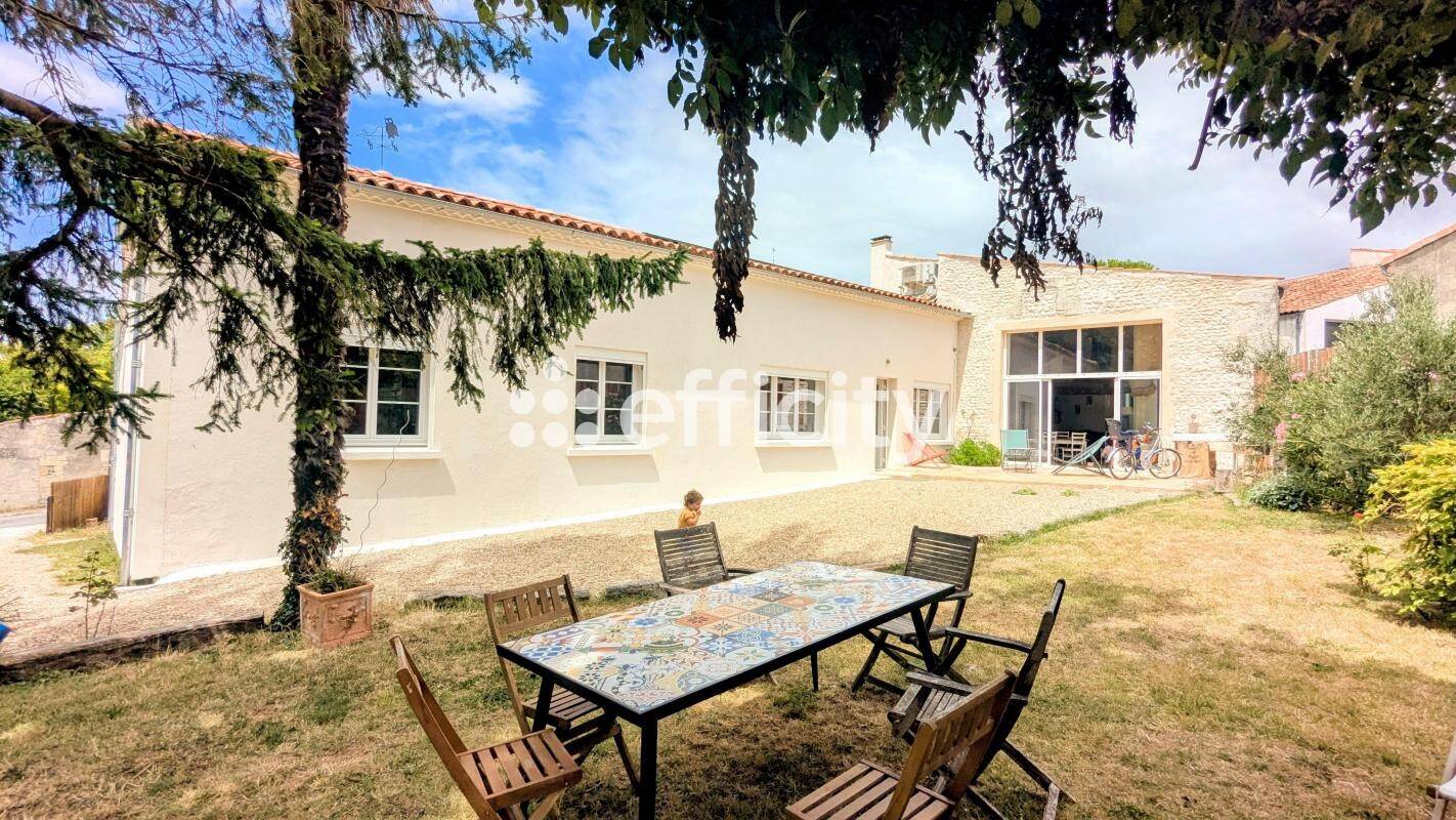 Maison à vendre, 180m², CHENAC SAINT SEURIN D'UZET
