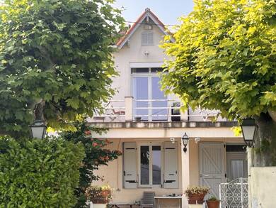 Villa à vendre 580 000 € 8 pièces 4 chambres 171 m² 1 300 m² de terrain Aubagne 13400