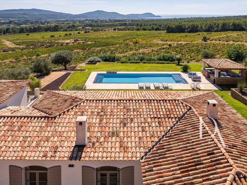 Maison à louer, 260m², LA CADIERE D'AZUR
