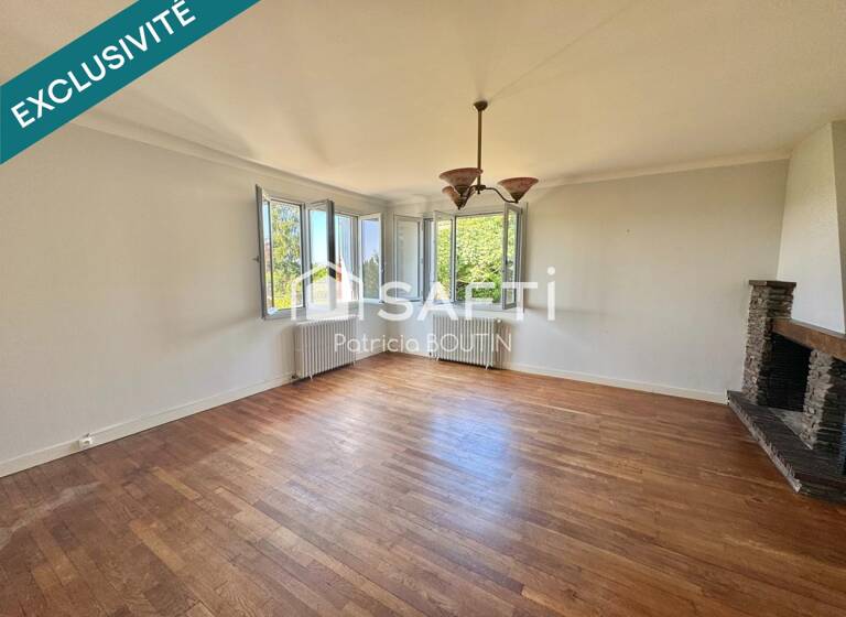 Maison à vendre 129 000 € 4 pièces 3<br/>chambres 85 m²<br/>superficie 745 m²<br/>terrain Champdeniers-Saint-Denis 79220