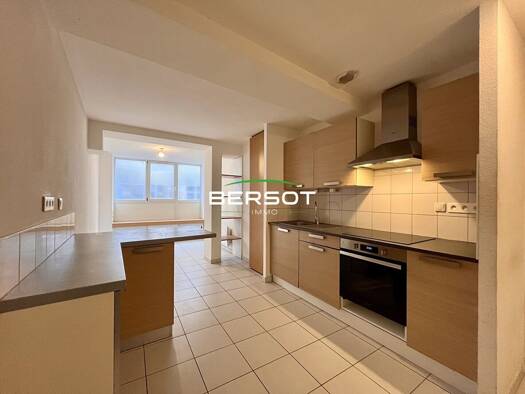 Appartement à louer 500 € 2 pièces 1 chambre 37 m² RDC/3 Centre - Chapelle des Buis Besançon 25000