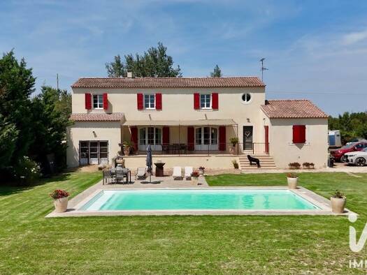 Mas à vendre 880 000 € 5 pièces 4 chambres 176,41 m² 70 000 m² de terrain Zone Sud Saint-Gilles 30800