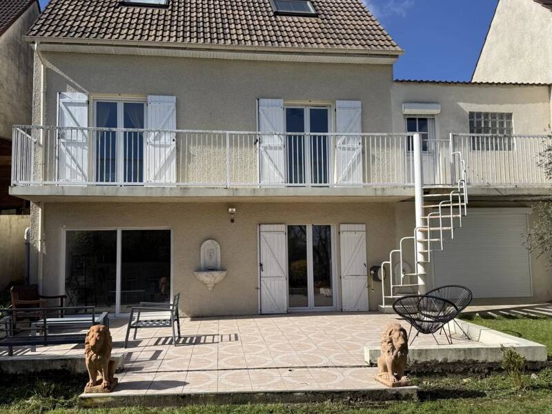 Maison à vendre, 145m², CRECY LA CHAPELLE