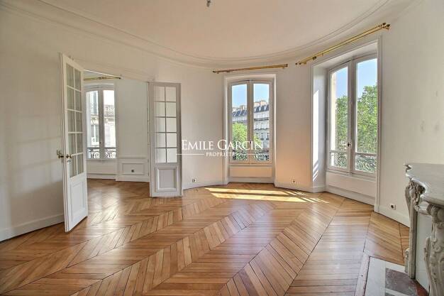 Appartement à louer 7 900 € 7 pièces 5 chambres 205 m² Étage 3/5 Chaillot Paris 16ème 75016