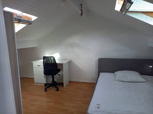 Colocation à louer - Première occupation - logement étudiant 650 € 1 pièce 85 m² Étage 2/1 Blanches-Pierrats-Tonkin Houilles 78800