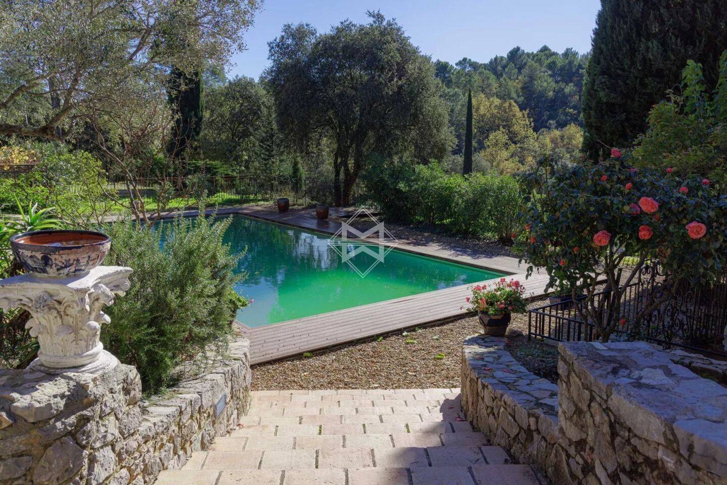 Maison à vendre, 412m², LE THORONET