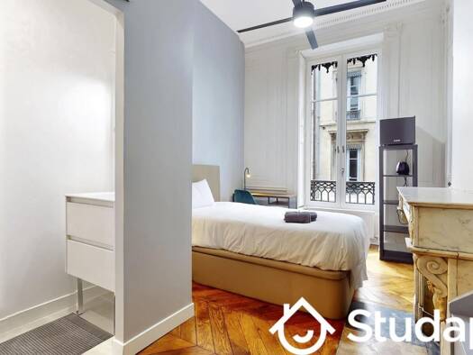 Colocation à louer 769 € 1 pièce 1 chambre 15 m² 2ème étage Ainay Lyon 2ème arrondissement 69002