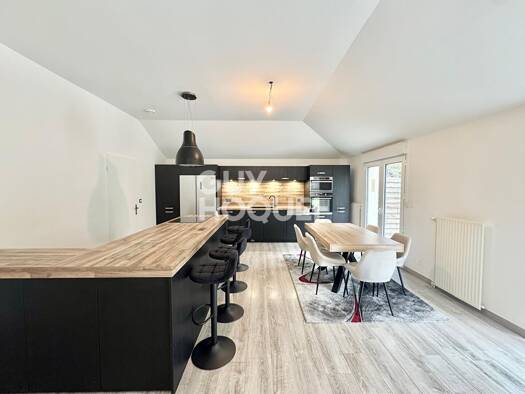 Maison de plain-pied à louer - Première occupation 3 300 € 6 pièces 4 chambres 170 m² 827 m² de terrain Golf Bondoufle 91070