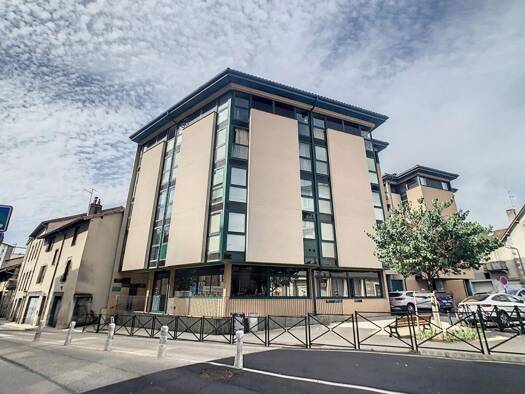 Local commercial à vendre 66 000 € République Aurillac 15000