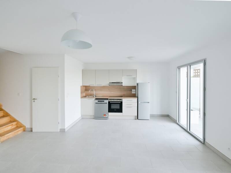 Maison à louer, 80m², MARSEILLE 8E