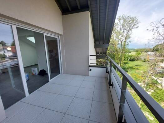 Appartement à louer 810 € 2 pièces 1 chambre 43 m² 2ème étage Vulbens 74520