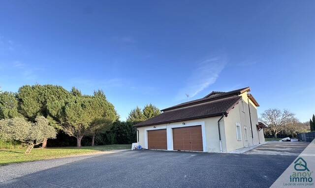Maison à vendre, 337m², SAINT PIERRE DE CHANDIEU
