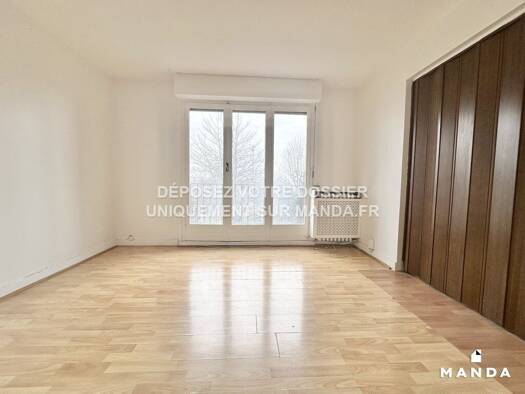 Appartement à louer 1 350 € 3 pièces 2 chambres 61 m² 2ème étage Centre Ville Est Ivry-sur-Seine 94200