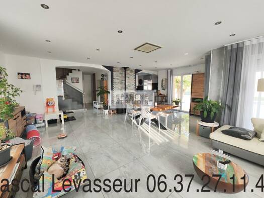 Maison à vendre 569 000 € 7 pièces 5 chambres 168 m² 1 000 m² de terrain Satolas-et-Bonce 38290