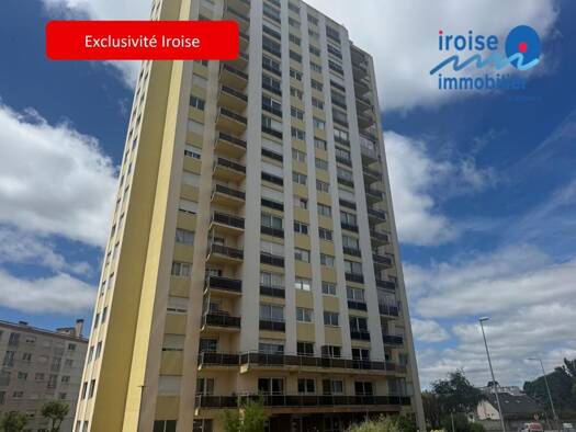 Appartement à vendre 112 300 € 3 pièces 2 chambres 73 m² Étage 4/18 Lambézellec Brest 29200