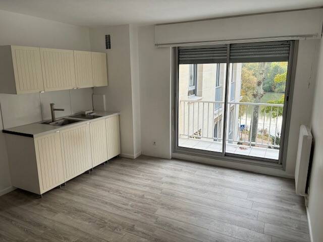 Maison à louer, 21m², SAINT MAUR DES FOSSES