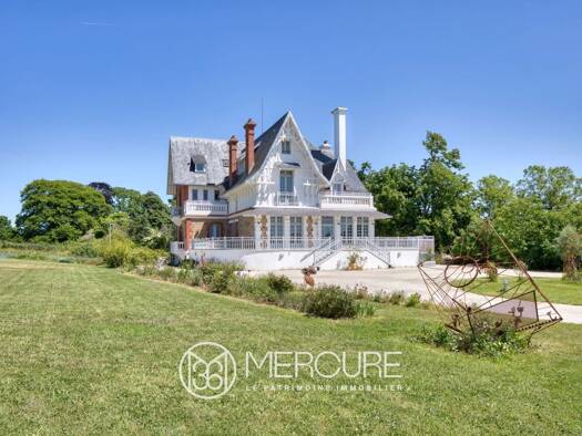 Villa à vendre 2 205 000 € 10 pièces 6 chambres 680 m² 12 700 m² de terrain Granville 50400