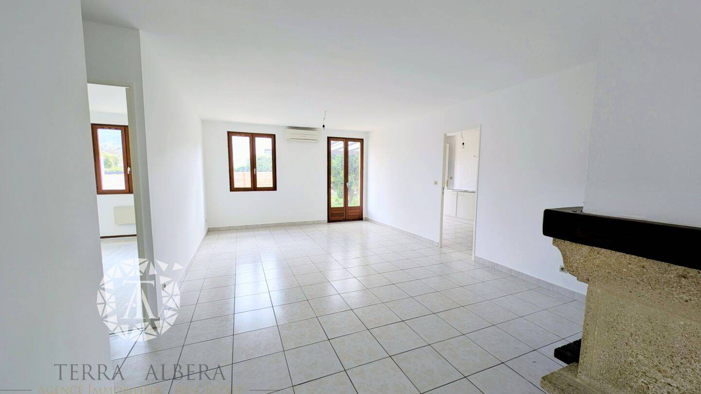 Maison à vendre, 81m², SAINT GENIS DES FONTAINES