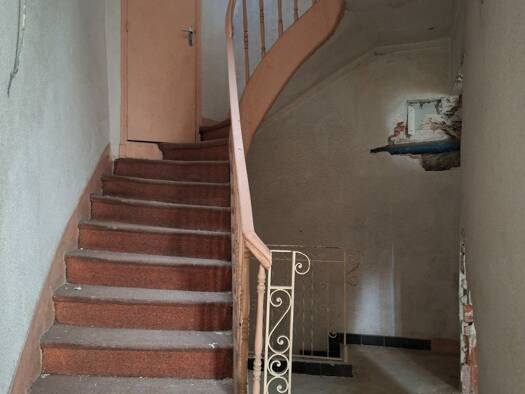 Duplex à vendre 99 000 € 6 pièces 5 chambres 140 m² Étage 2/5 Secteur Hôtelier-Sanctuaire Lourdes 65100