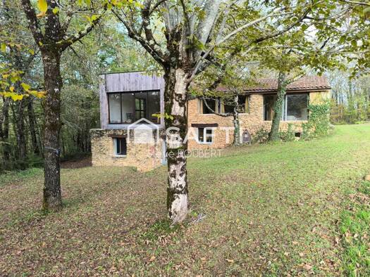 Maison à vendre 349 500 € 5 pièces 3 chambres 146 m² 2 555 m² de terrain Saint-Leon-sur-Vezere 24290
