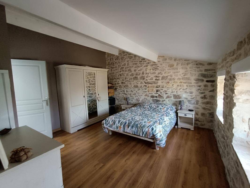 Maison à vendre, 143m², SAINT JEAN DE MARUEJOLS ET AVEJAN