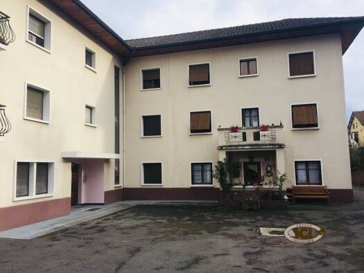 Parking à louer 75 € 13 m² Gaillard 74240