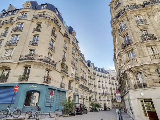 Appartement en viager 760 000 € 4 pièces 2 chambres 90 m² Étage 2/6 Grandes Carrières-Clichy Paris 18ème arrondissement 75018