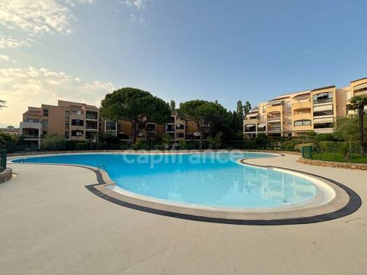 Duplex à vendre 365 000 € 3 pièces 2 chambres 80 m² Étage 3/3 Les Colles-Camp Lauvas-Font de l'Orme Mougins 06250