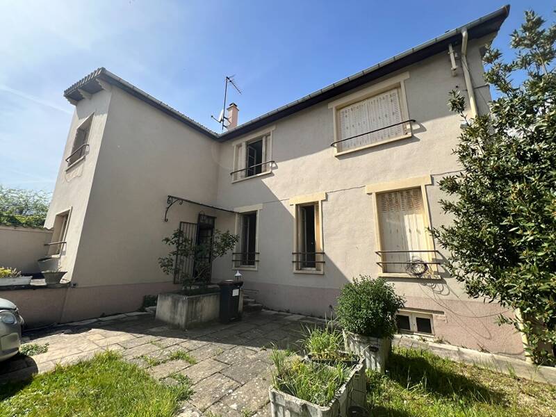 Maison à vendre, 143m², SAINT MAUR DES FOSSES