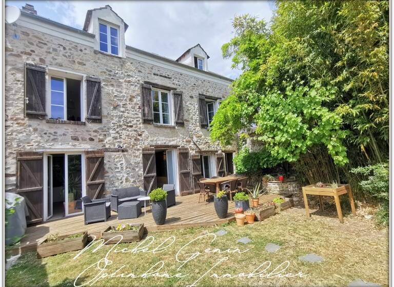 Maison à vendre 479 000 € 6 pièces 4<br/>chambres 179 m²<br/>superficie 210 m²<br/>terrain Ennery 95300