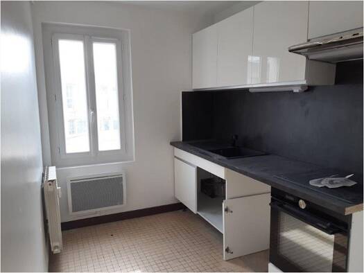 Appartement à louer 735 € 4 pièces 2 chambres 80,6 m² 3ème étage Centre Ville-Louis Blanc Ales 30100