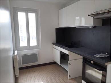 Appartement à louer 735 € 4 pièces 2 chambres 80,6 m² 3ème étage Centre Ville-Louis Blanc Ales 30100
