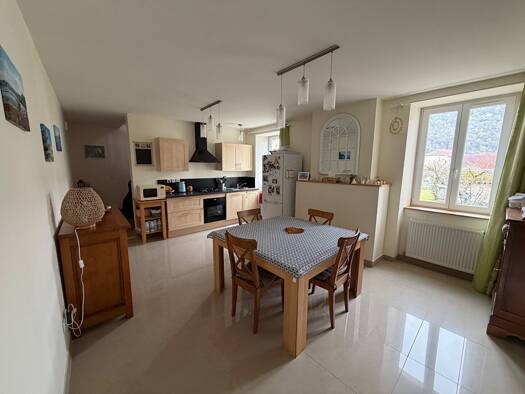 Appartement à vendre 215 000 € 5 pièces 3 chambres 102 m² RDC/3 Chalezeule 25220